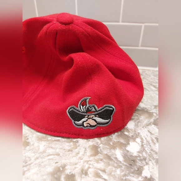 UNLV Hat - Picture 3 of 3